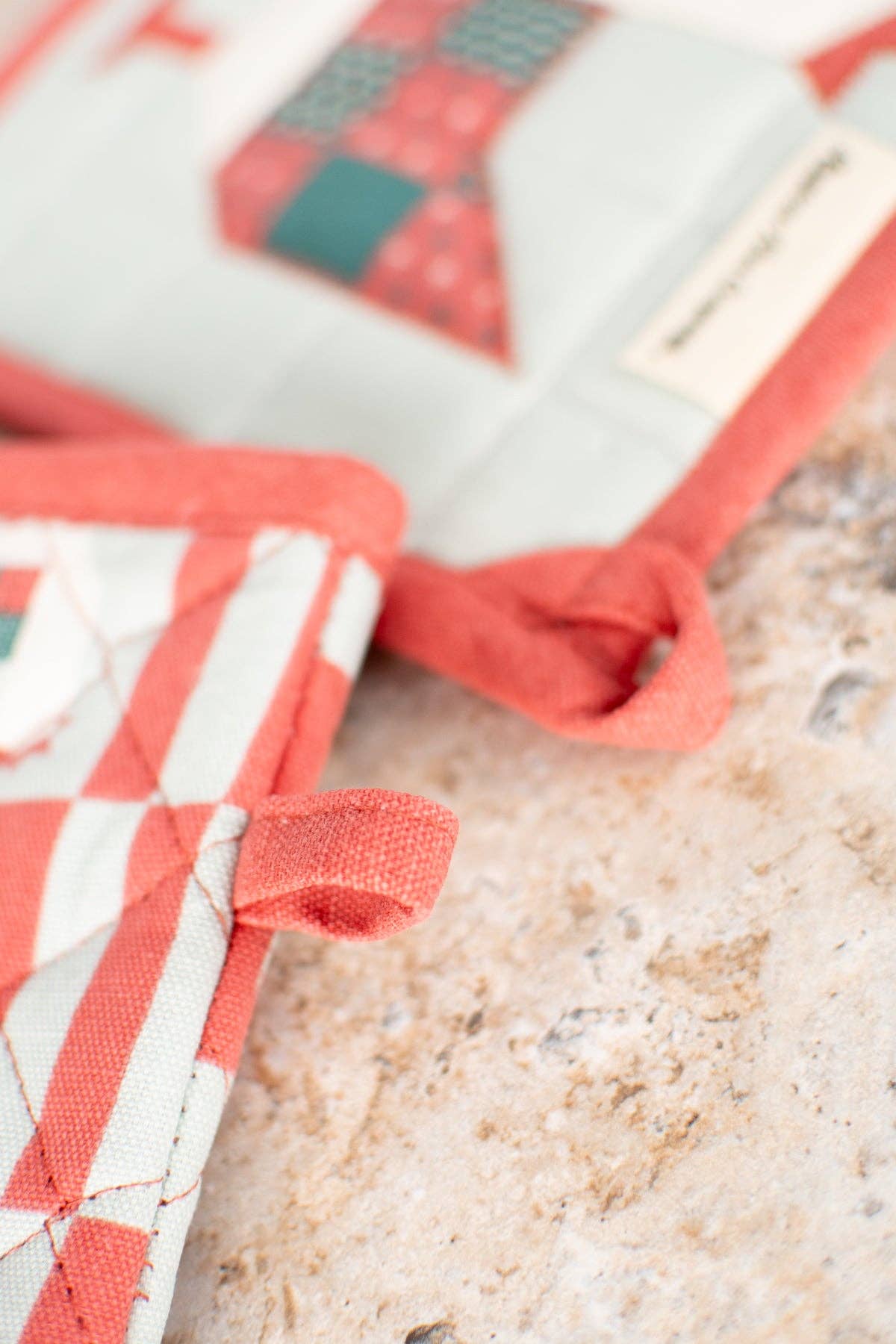 Chicken Oven Mitt & Pot Holder Set